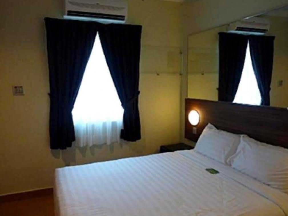 Tune Hotel - Kota Bharu City Centre Екстериор снимка